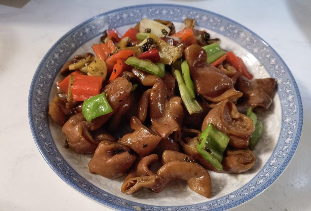 好吃到爆火爆肥肠