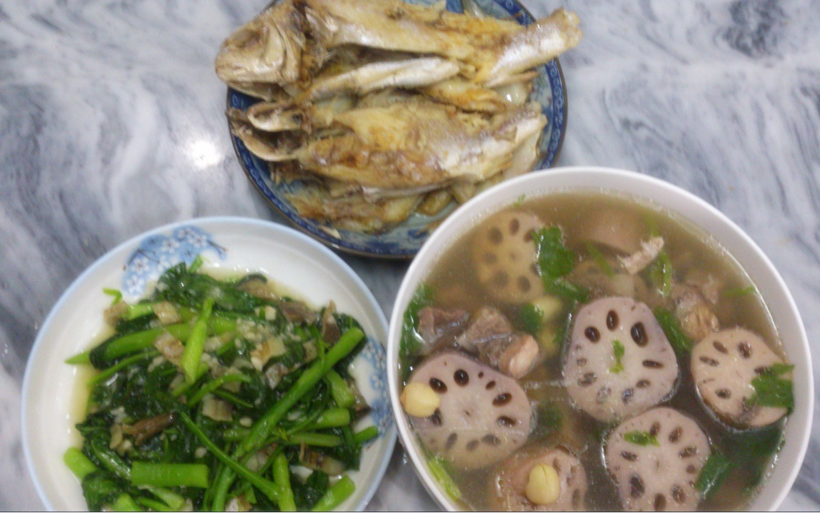 花生莲藕莲子汤