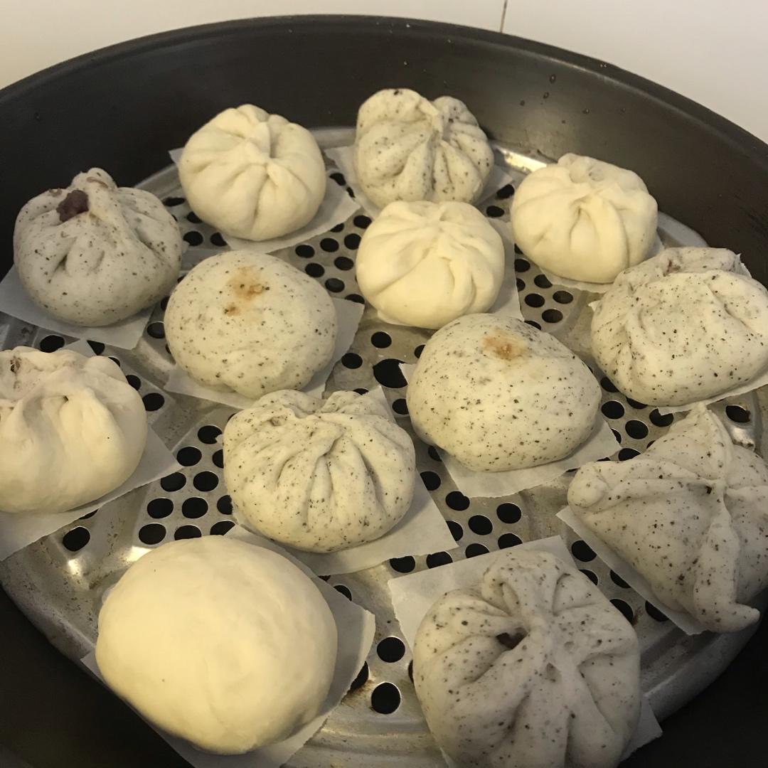 暄软可口的豆沙包