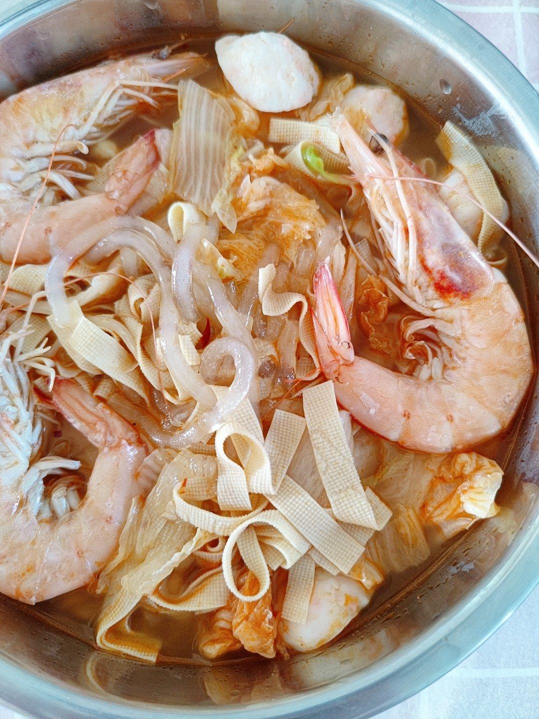 麻辣砂锅米线