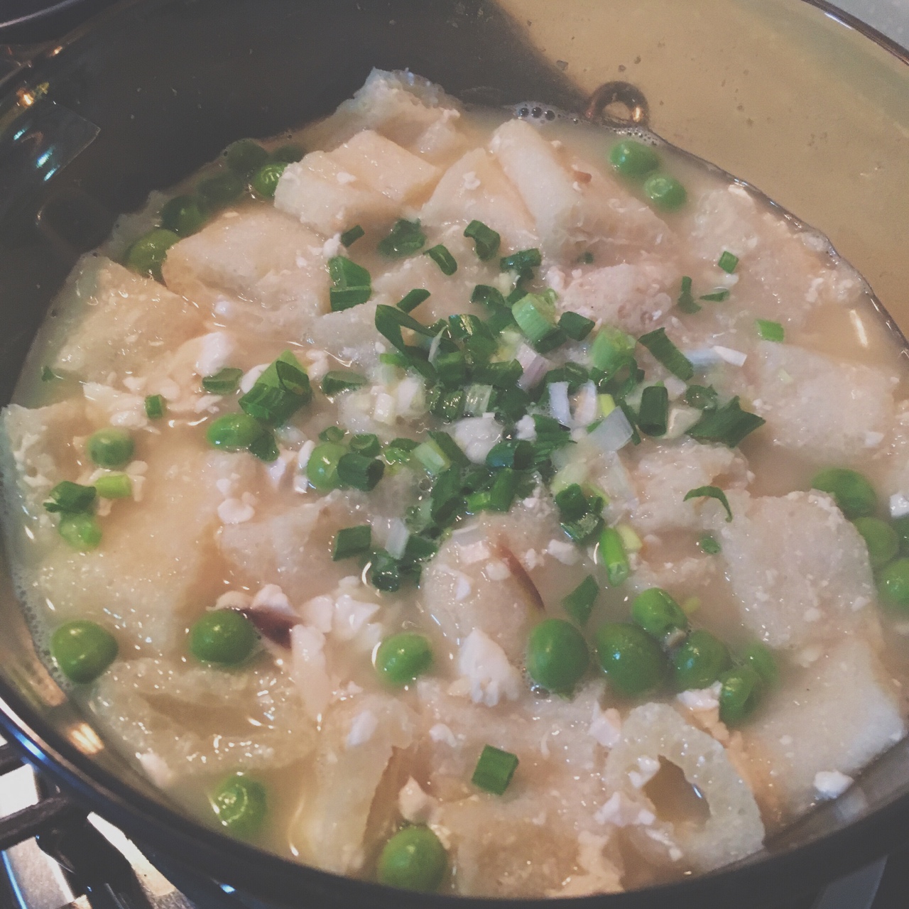 鲜美无比的咸蛋黄竹荪豆腐汤的做法