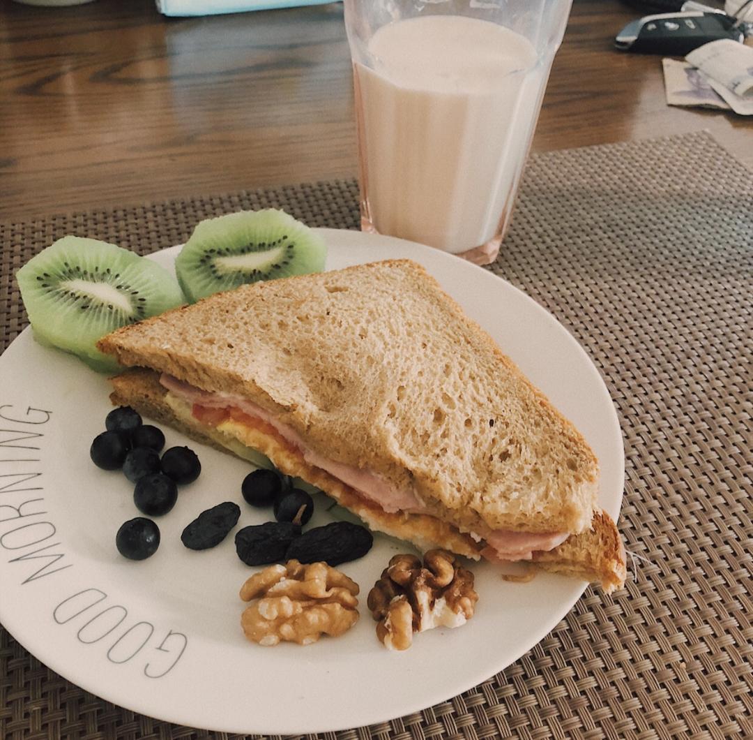 火腿芝士蛋三文治