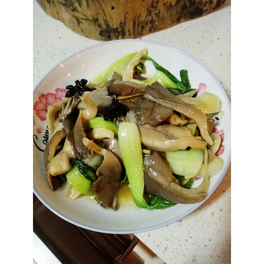 平菇炒青菜