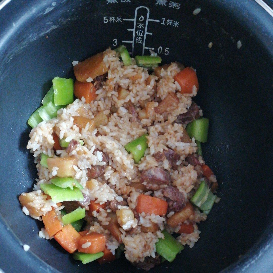 水晶西瓜42做的香肠土豆焖饭7575电饭煲懒人做法