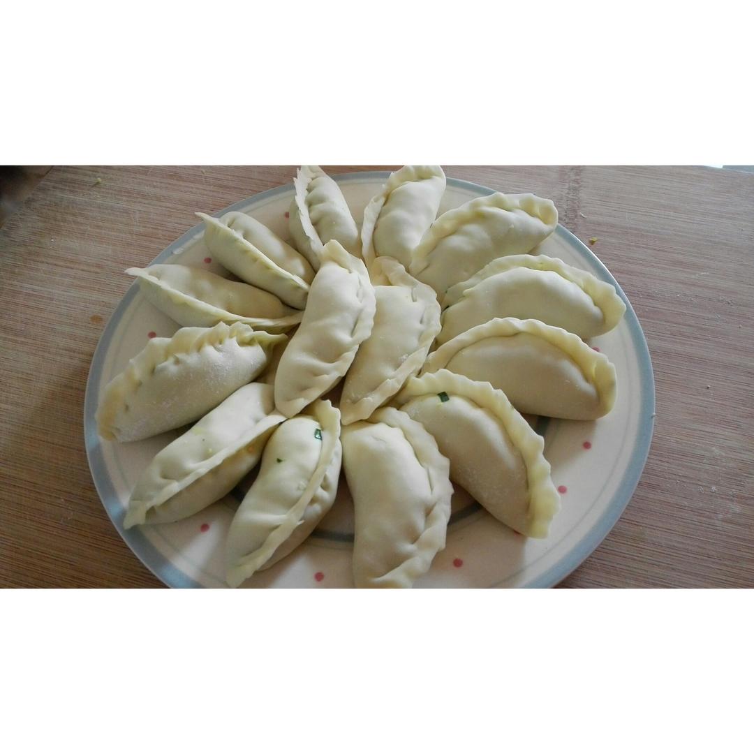 韭菜猪肉饺子(最简单最好吃又最多汁的饺子)