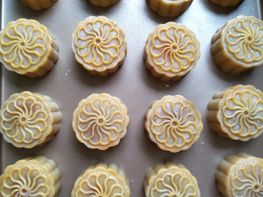 广式月饼——蛋黄莲蓉月饼