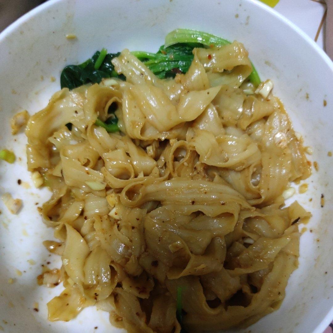 十分钟就能吃上的超简单油泼面