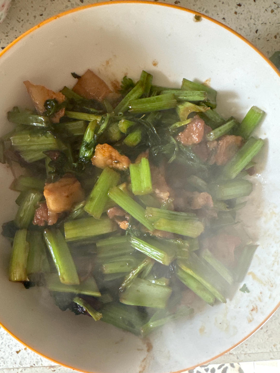 芹菜炒肉
