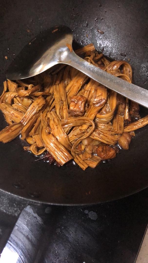 红烧肉炖腐竹（不放油简单营养）