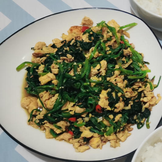 菠菜炒鸡蛋