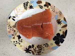 《昨日的美食》之铝箔烤鲑鱼的做法 步骤3