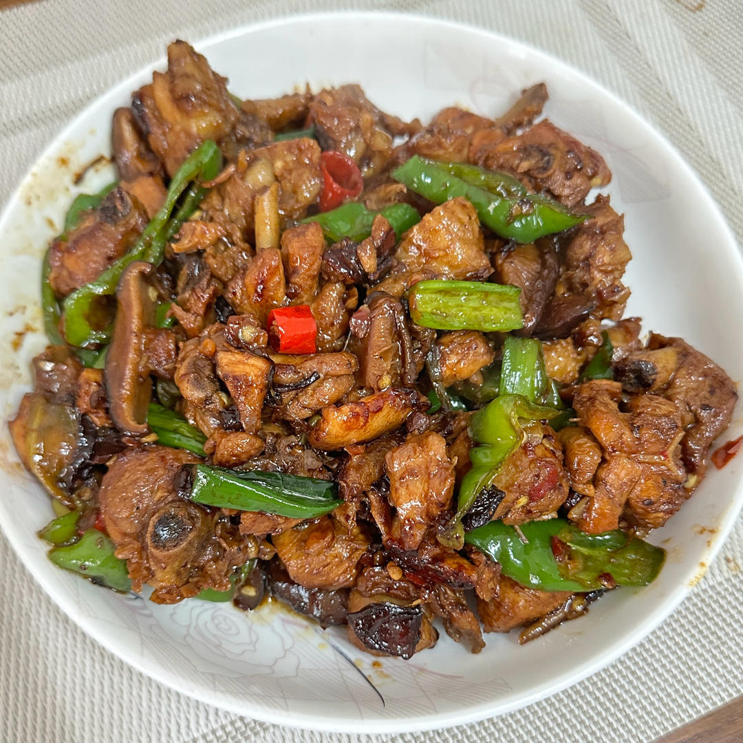 首页>沂蒙炒鸡——好吃到舔盘>给生活加一点甜做的