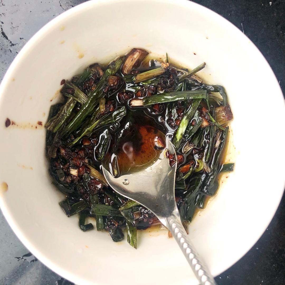 10分钟搞定的一碗葱油拌面