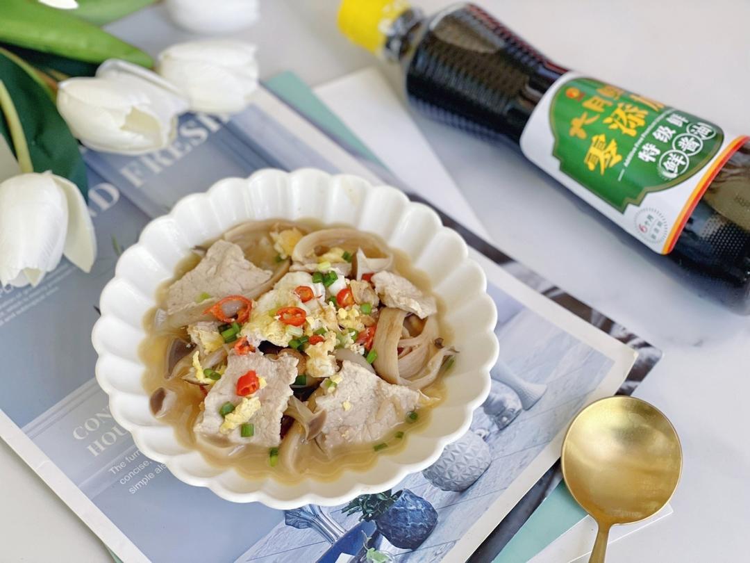 鹿茸菇肉片汤