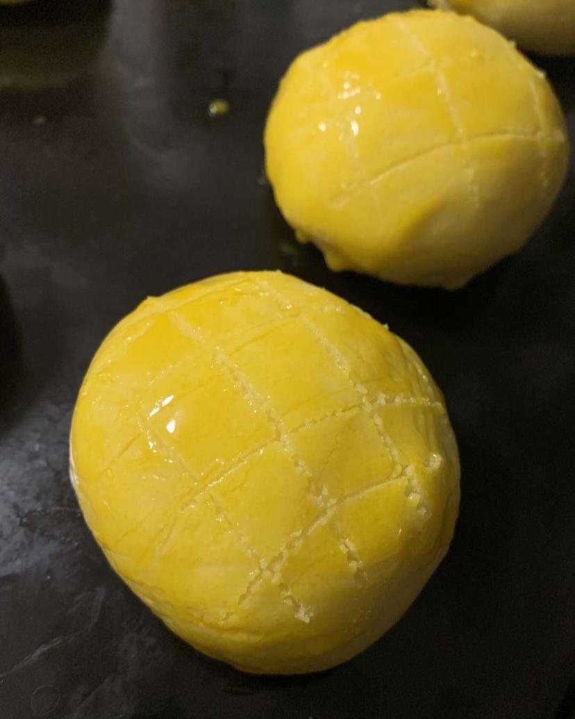 好吃到炸裂的港式菠萝包（附带制作酥皮的小视频）