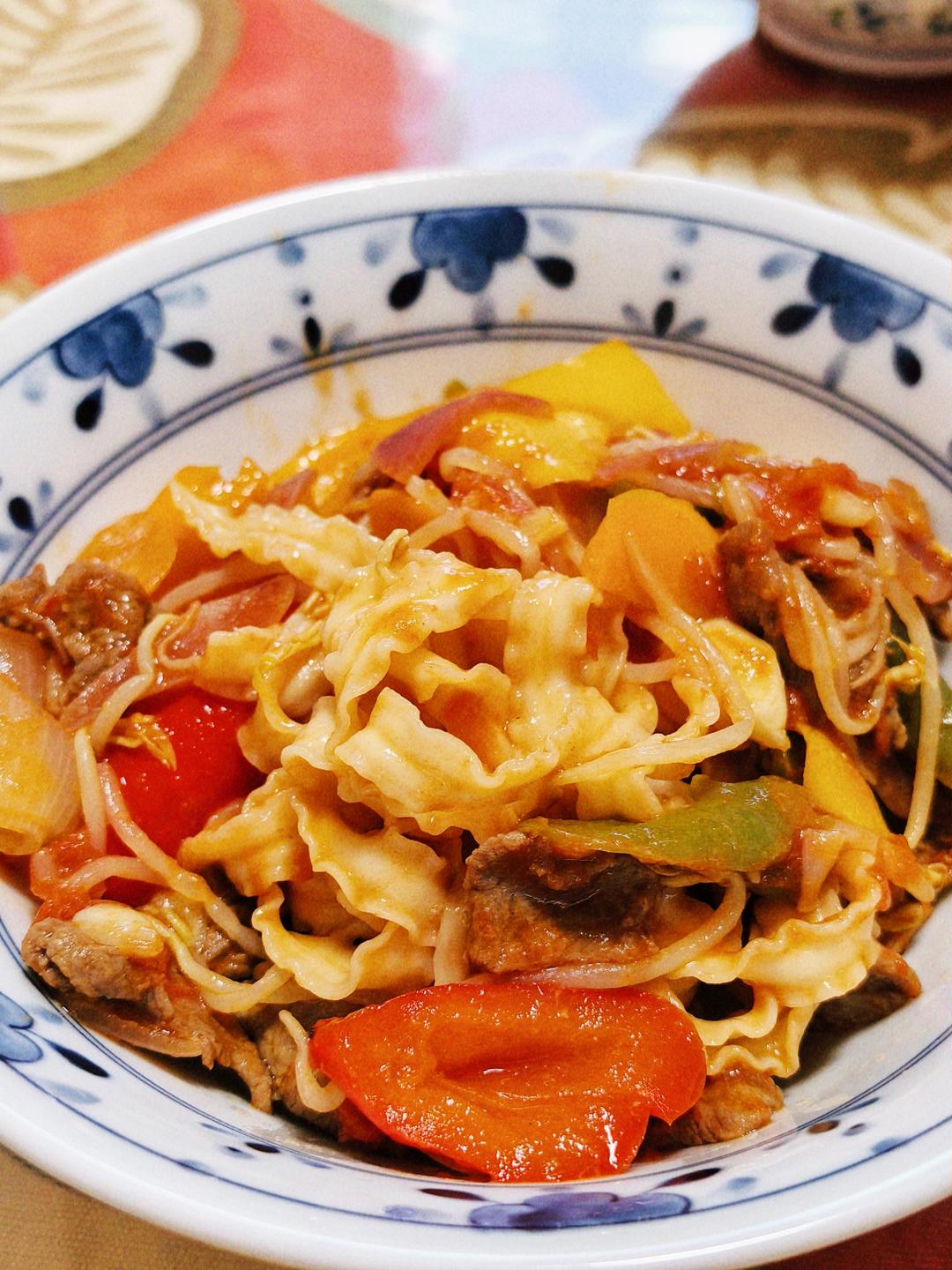 牛肉炒刀削面