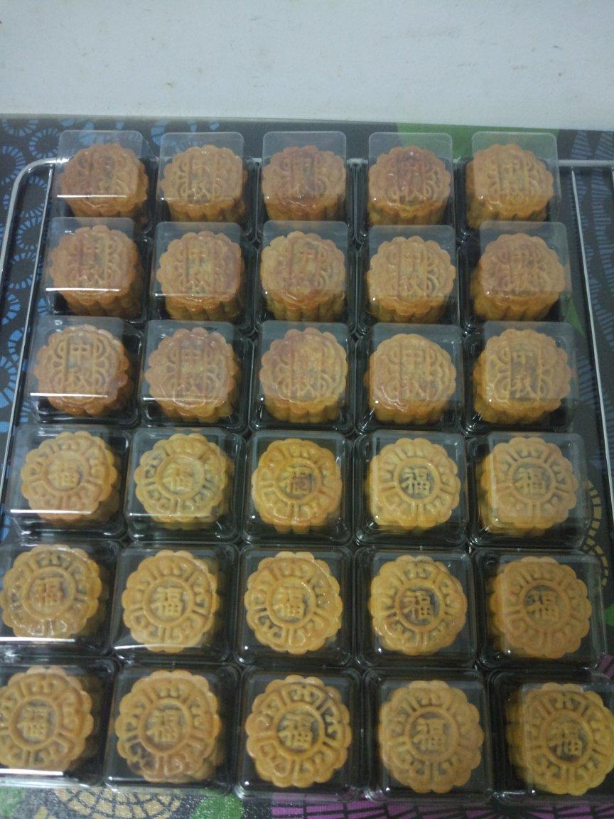 广式月饼——蛋黄莲蓉月饼