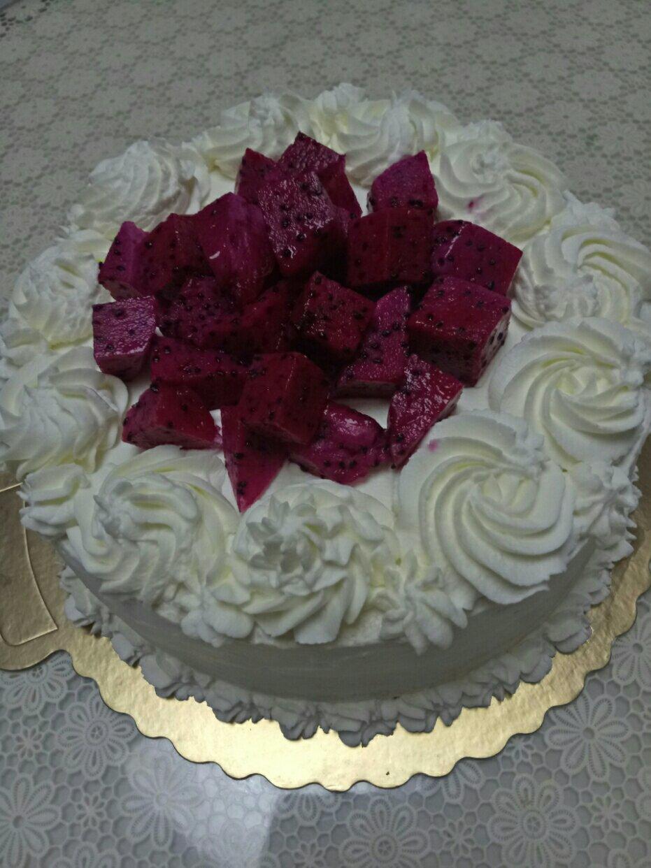 奶油水果装饰蛋糕