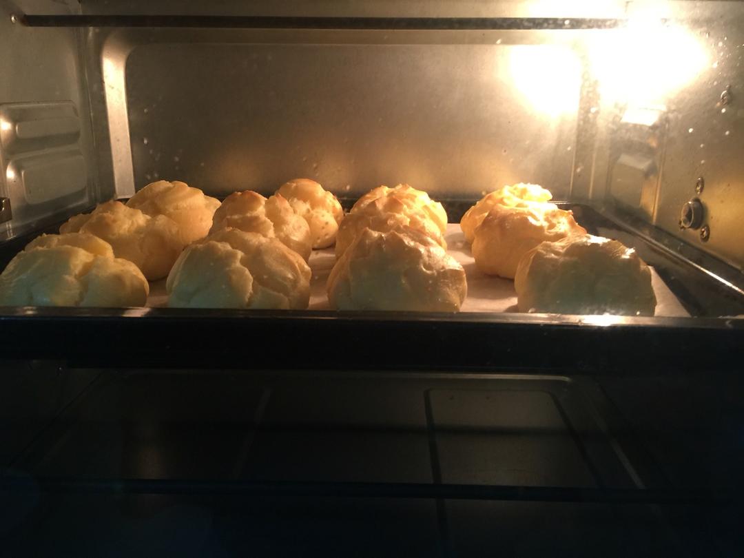 《Tinrry下午茶》教你做香草泡芙