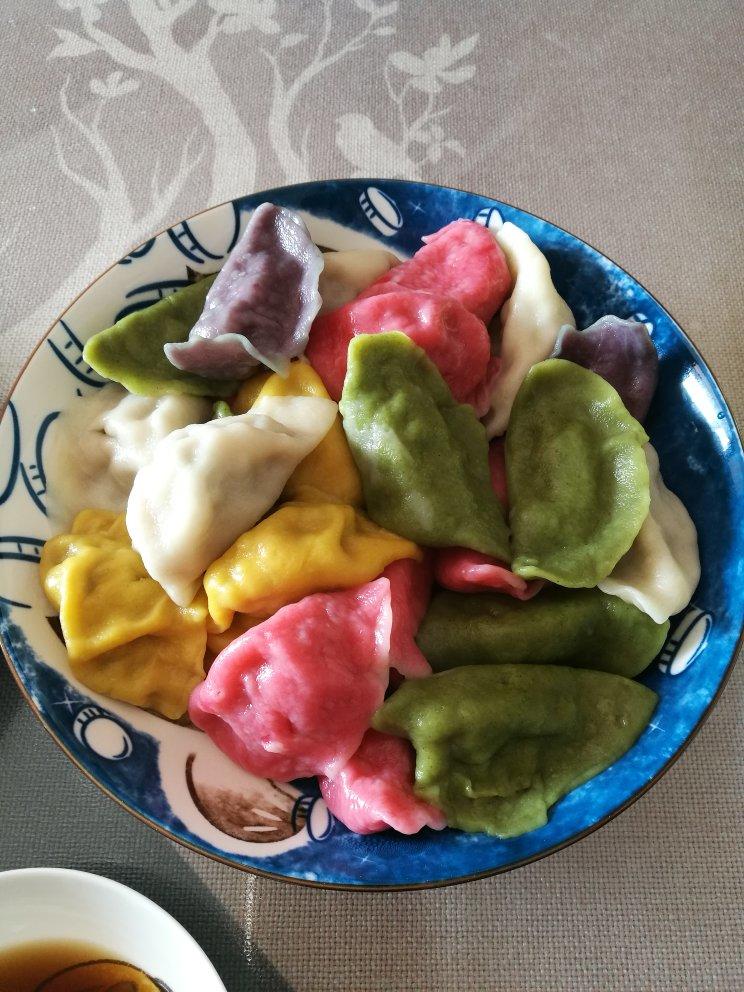 我的冬天雨夹雪--莉lily做的彩色水饺