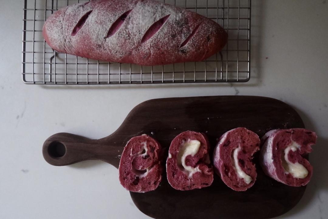 火龙果乳酪软欧