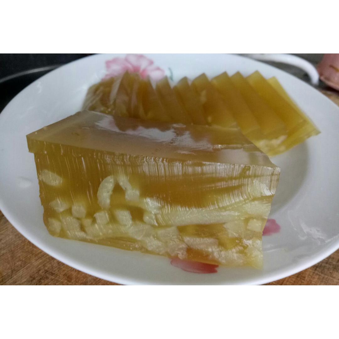 杨薇薇爱厨房做的水晶猪皮冻