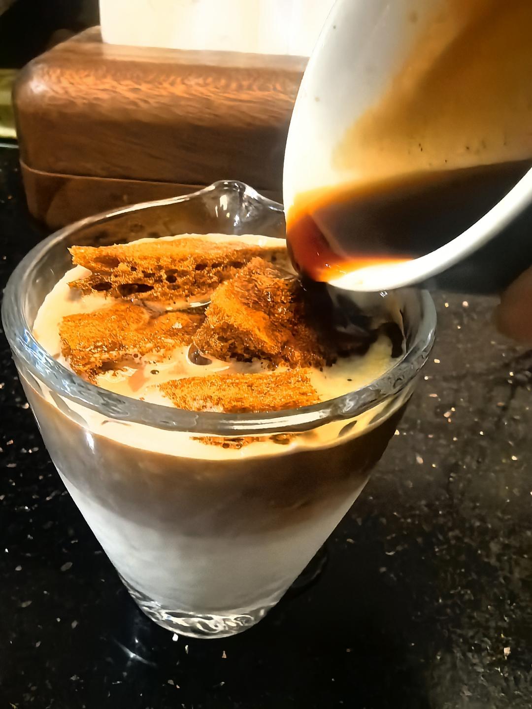 卡美罗焦糖拿铁，ins爆火的咖啡