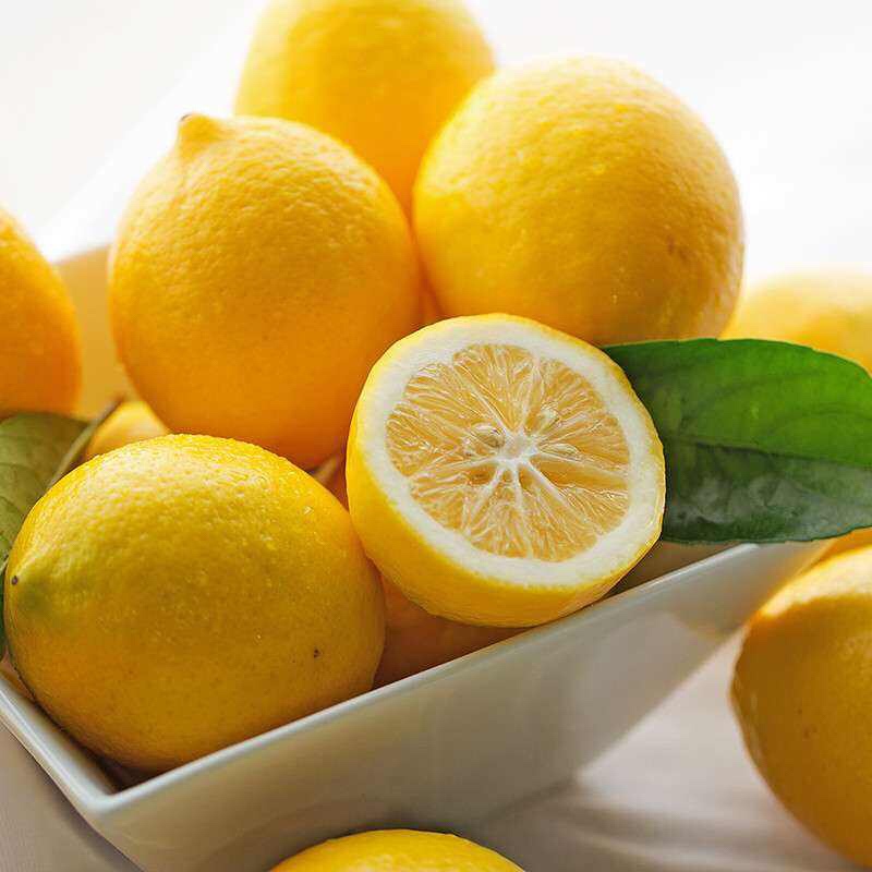 去除微波炉异味，一个柠檬就搞定的做法