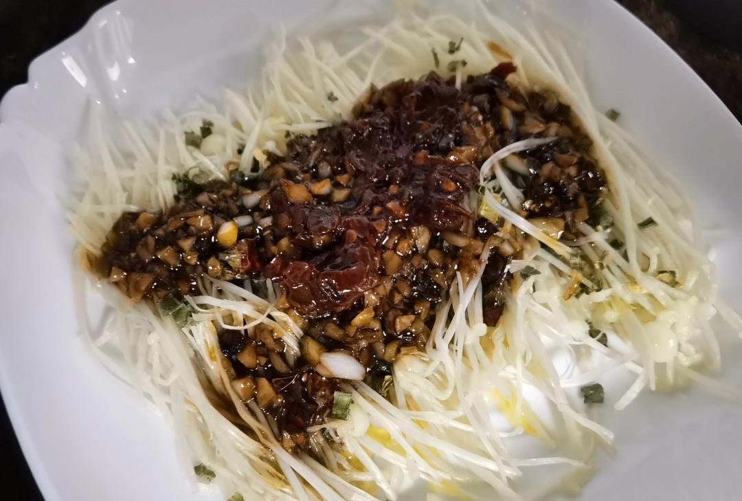 超级下饭的蒜蓉金针菇！好吃到爆