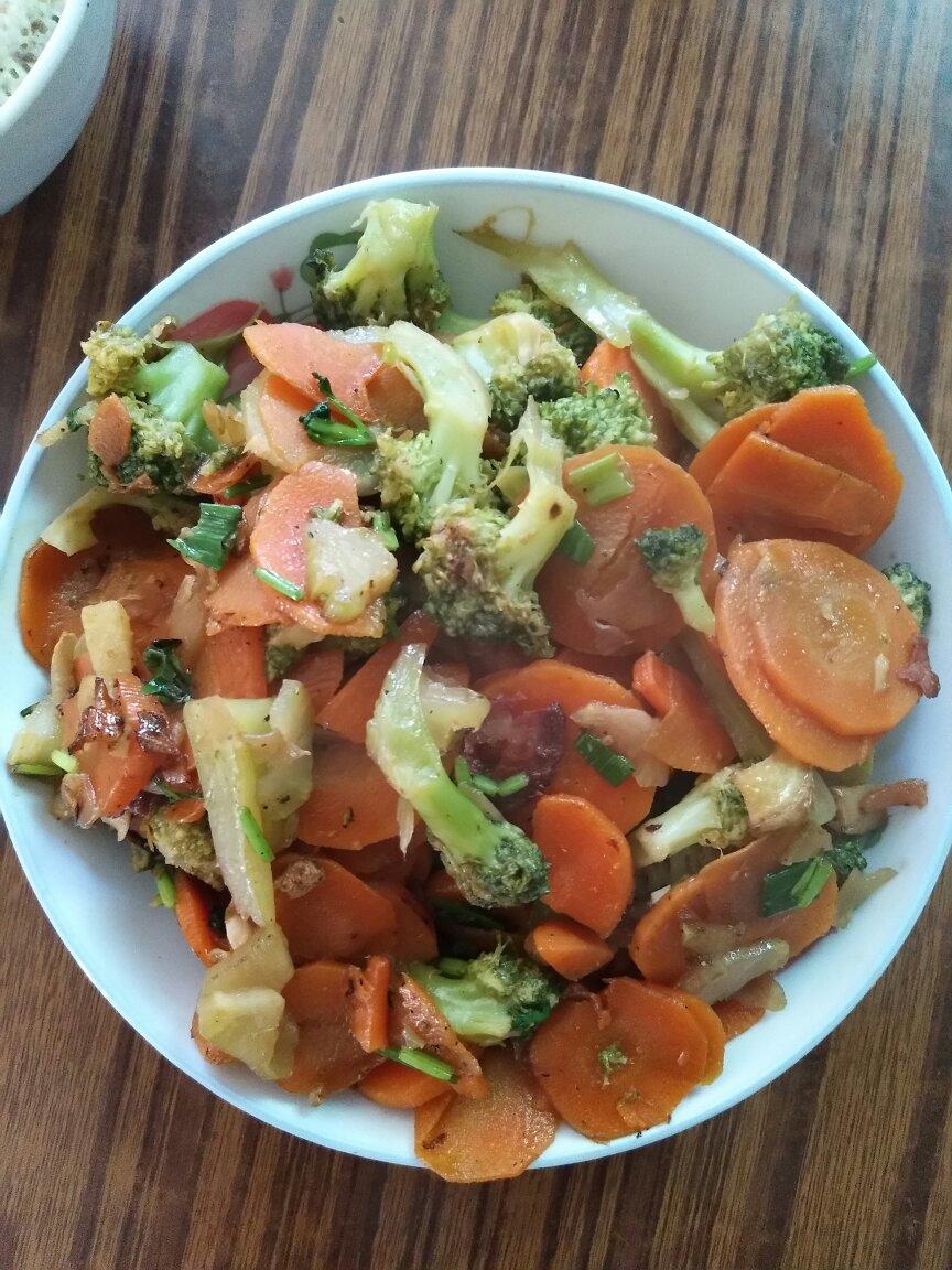 清炒胡萝卜西兰花