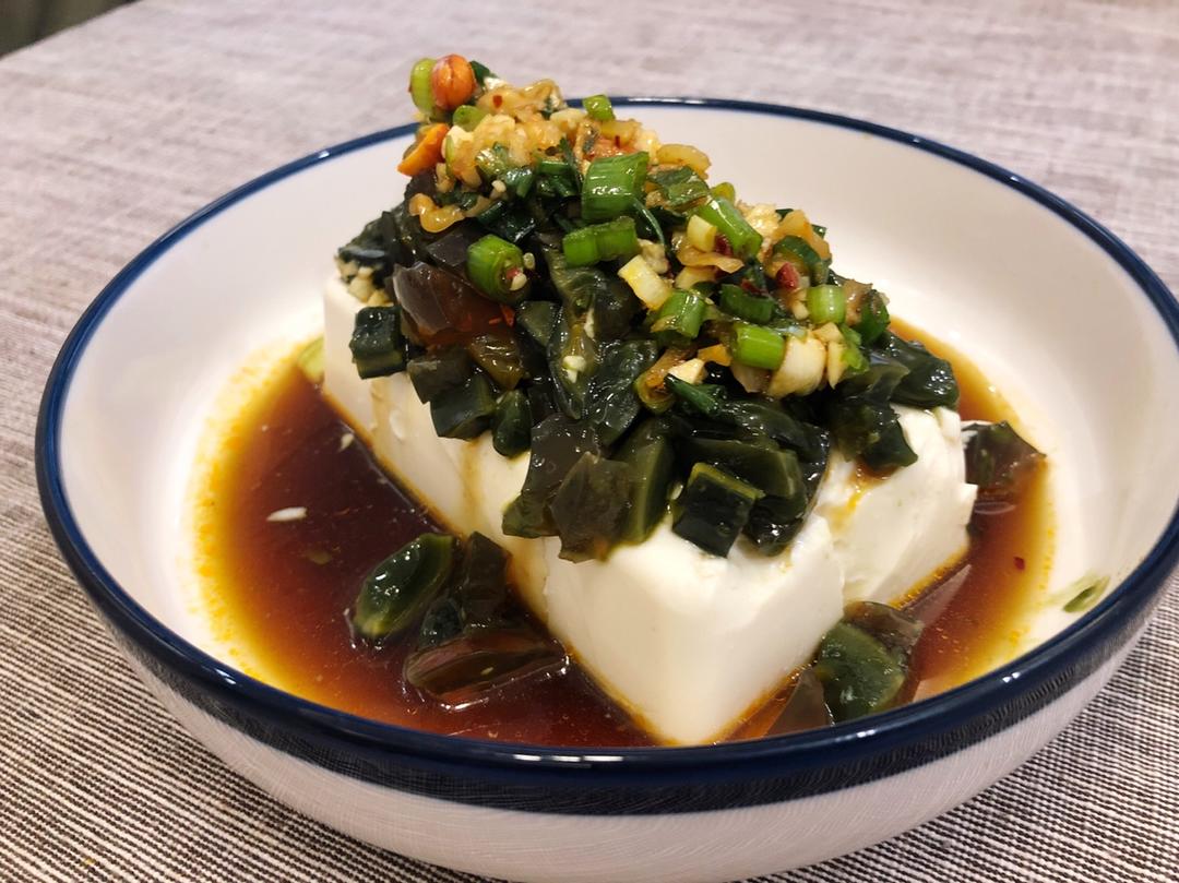 皮蛋拌豆腐