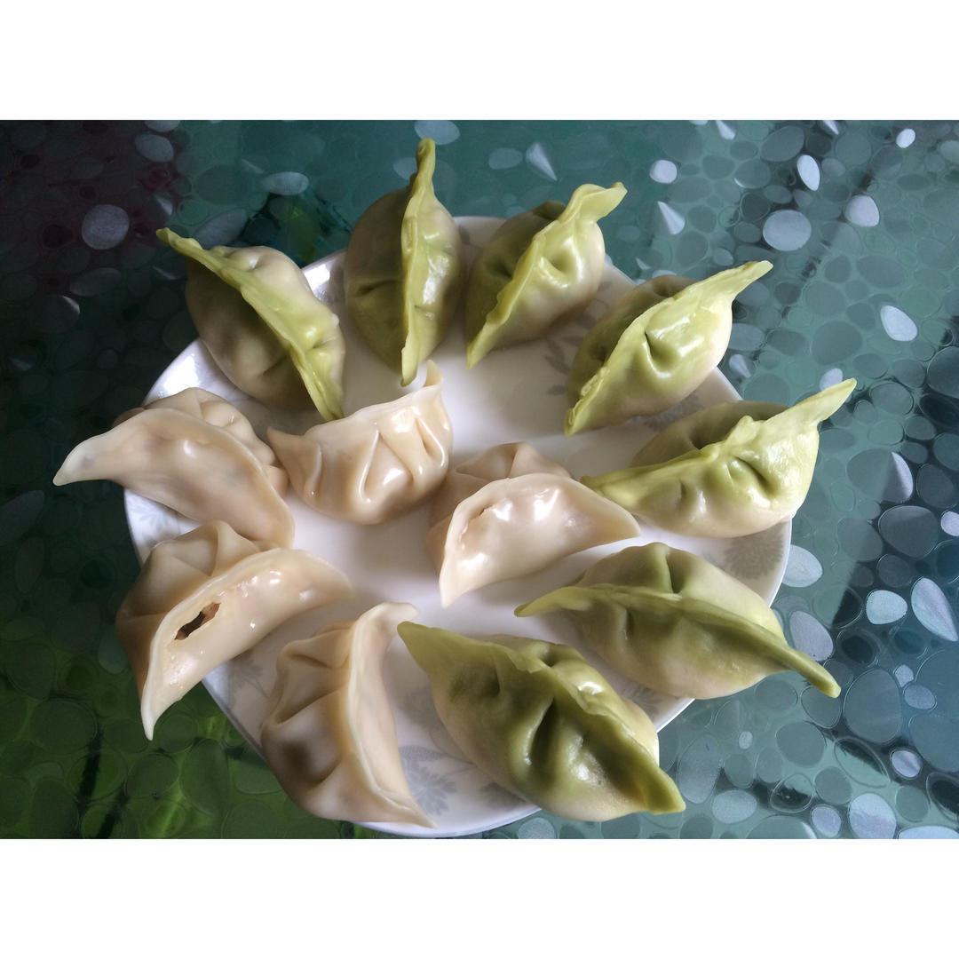 翡翠白玉白菜饺子详细版（附翡翠白玉白菜饺子包法，翡翠白玉饺子皮两种制法，面包机和面，翡翠白玉烧卖，各种馅料搭配）
