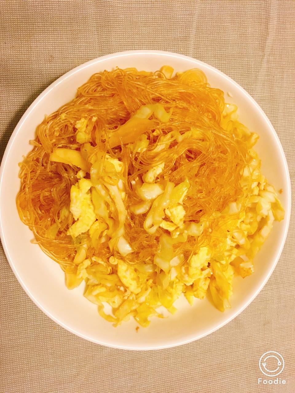 包菜粉丝炒鸡蛋
