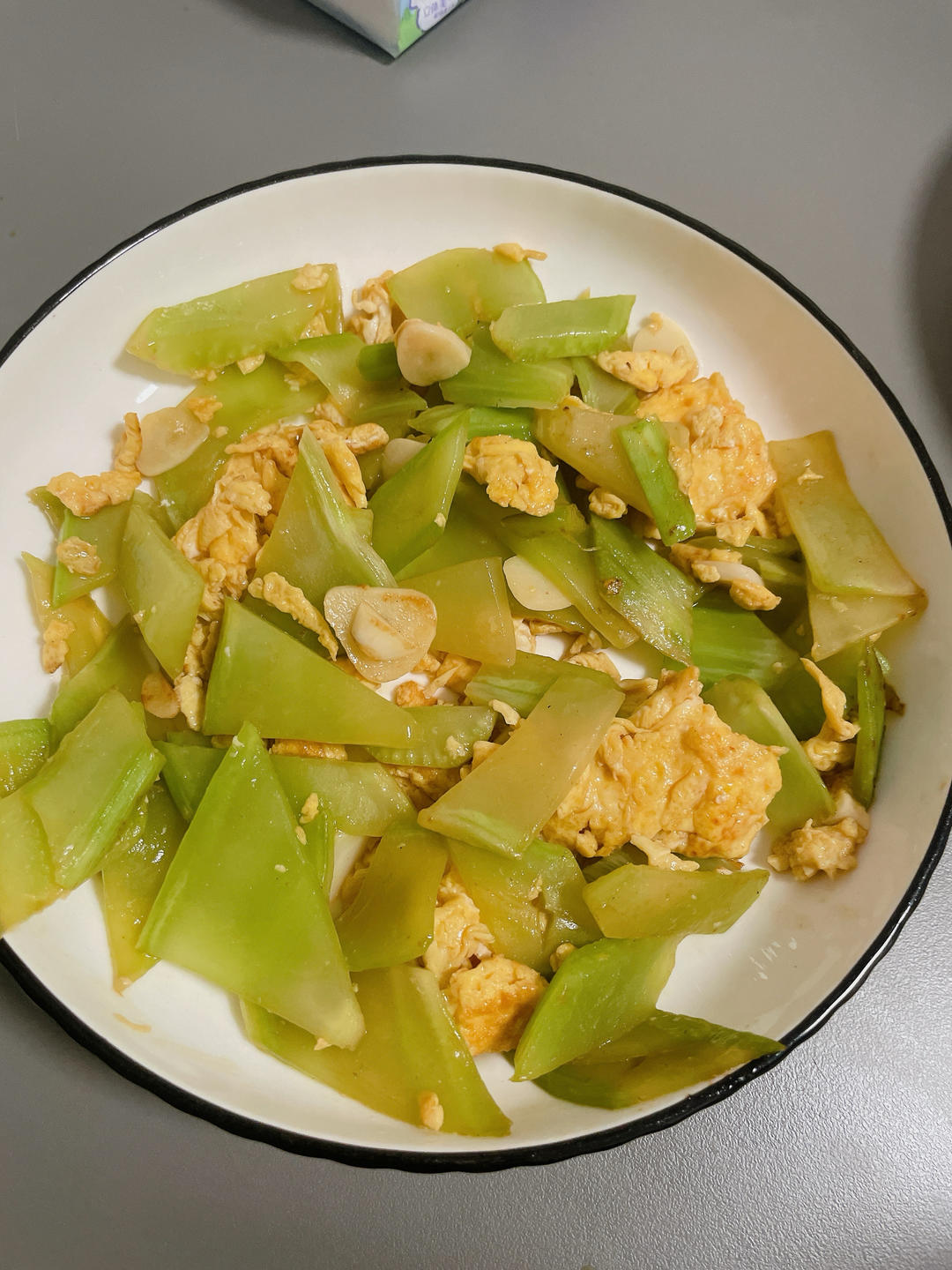 莴笋炒鸡蛋