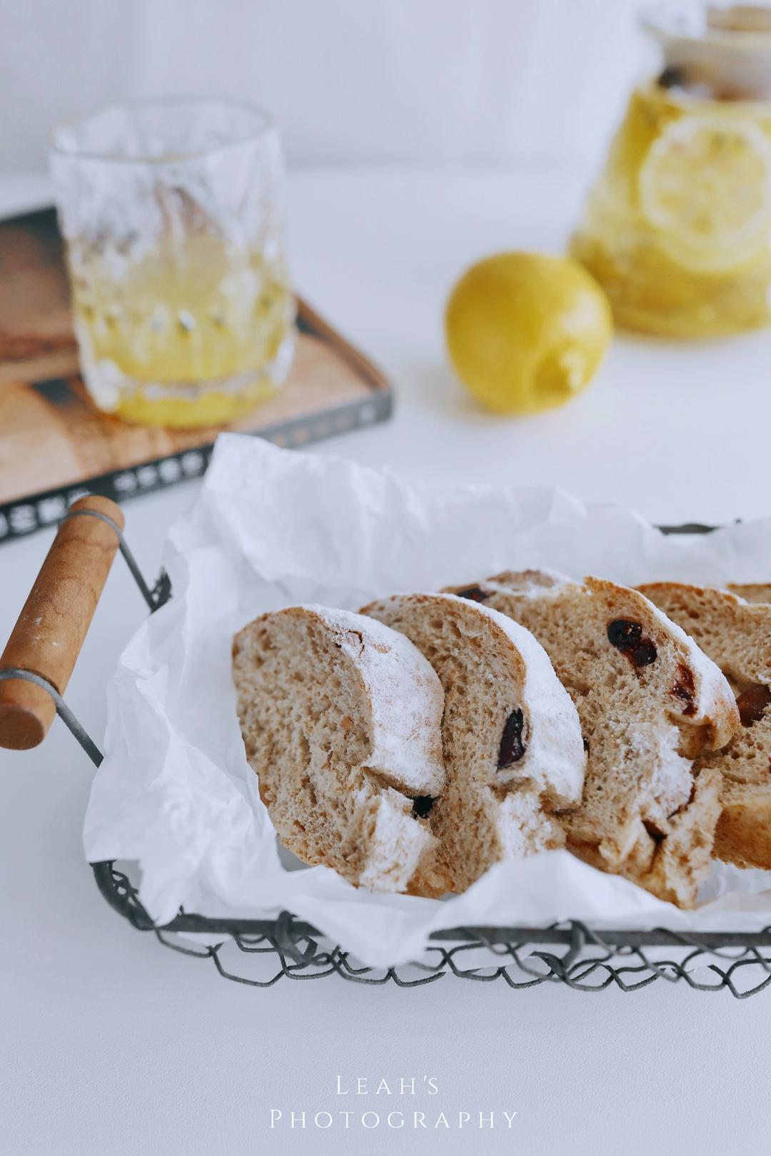 全麦蔓越莓核桃软欧包