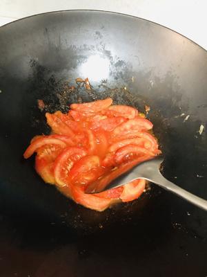 番茄鸡蛋炒饭的做法 步骤4