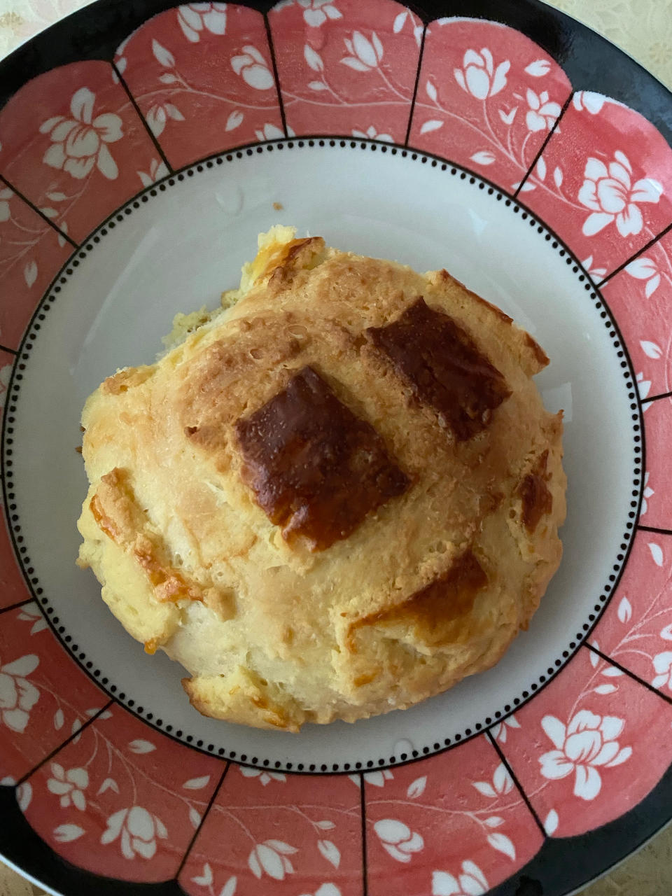 好吃到炸裂的港式菠萝包（附带制作酥皮的小视频）