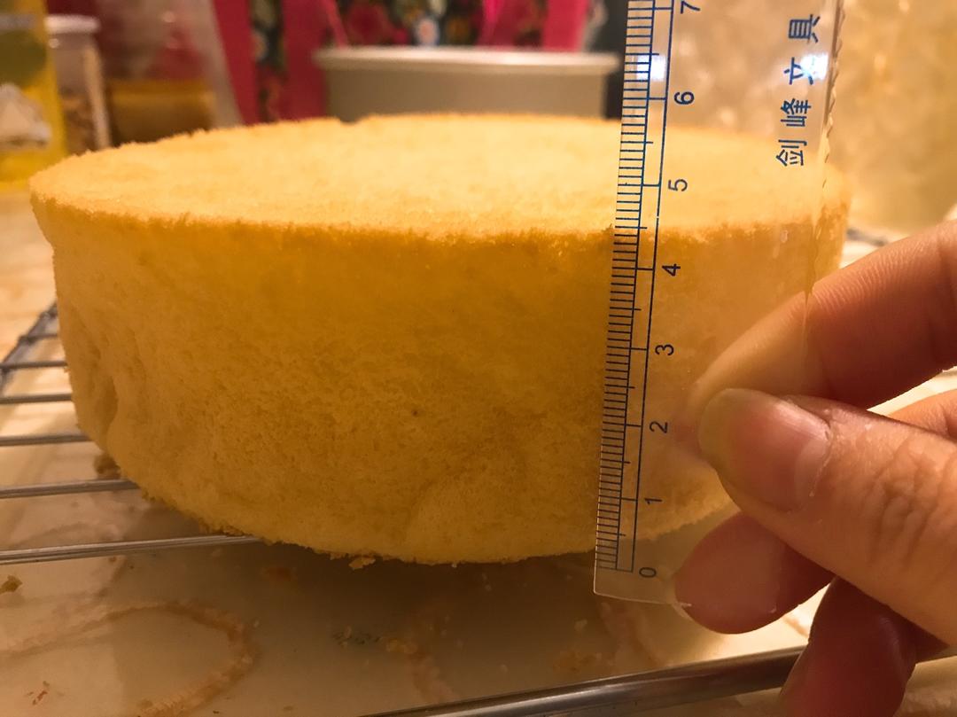 超简单完美戚风蛋糕（6寸2蛋）附打发、翻拌、脱模视频