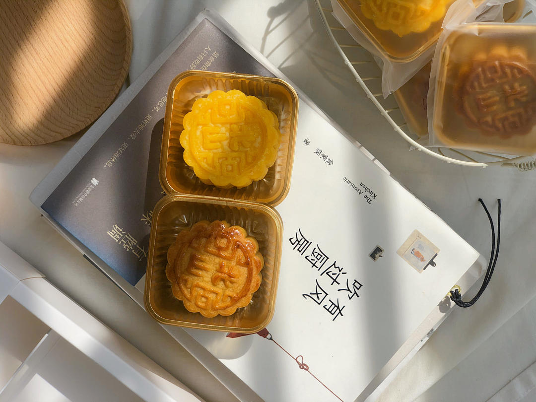 广式莲蓉蛋黄月饼