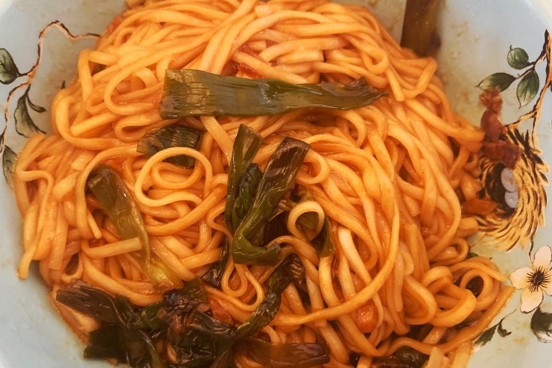 教你做香到舔盘子的灵魂葱油拌面🍜