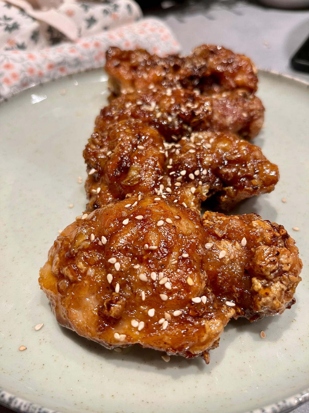 蒜香黄油煎鸡排｜蒜香浓郁，鲜嫩多汁！谁吃谁迷糊！