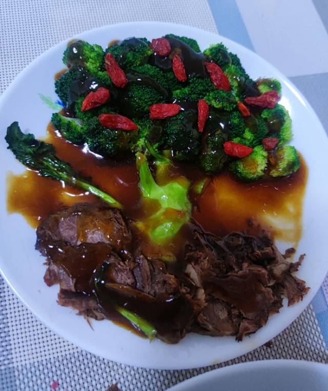 年夜菜之吉祥发财树（辣汁西兰花）