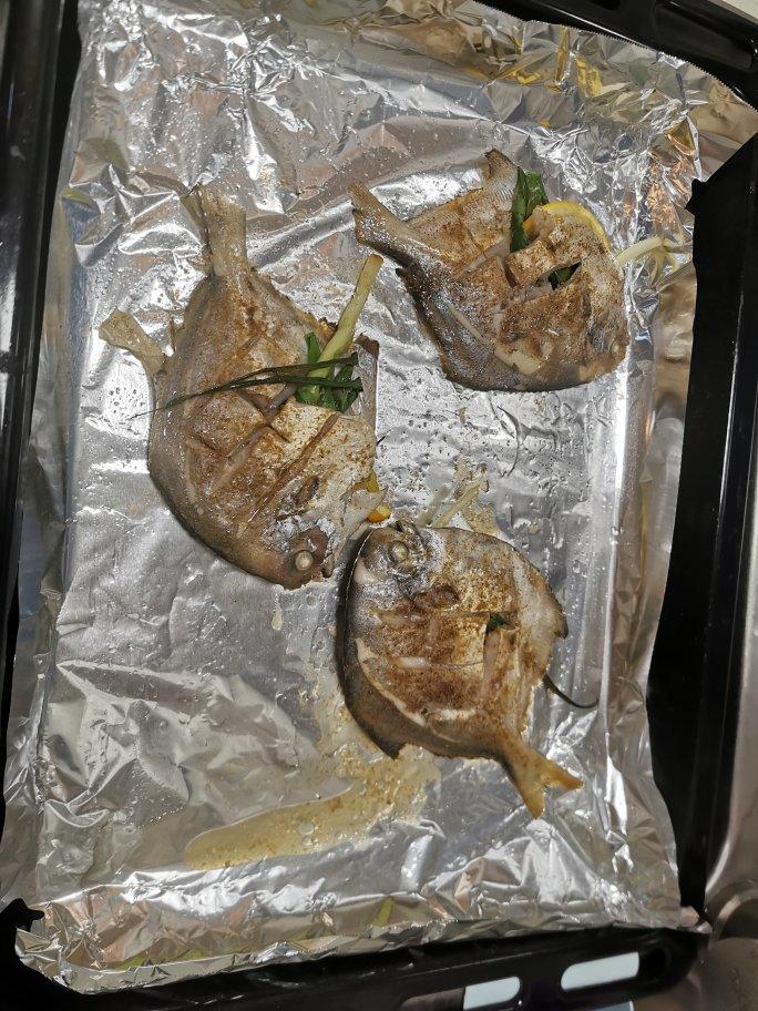 千石烤箱 烤金鲳鱼