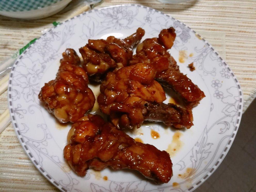 简单又美味的红烧鸡翅根