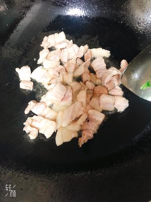 螺丝椒炒肉的做法 步骤3