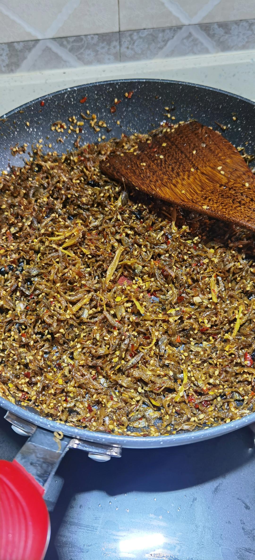 小卖部老板看到要追杀的芝麻蜜汁小鱼干零食（不辣版）