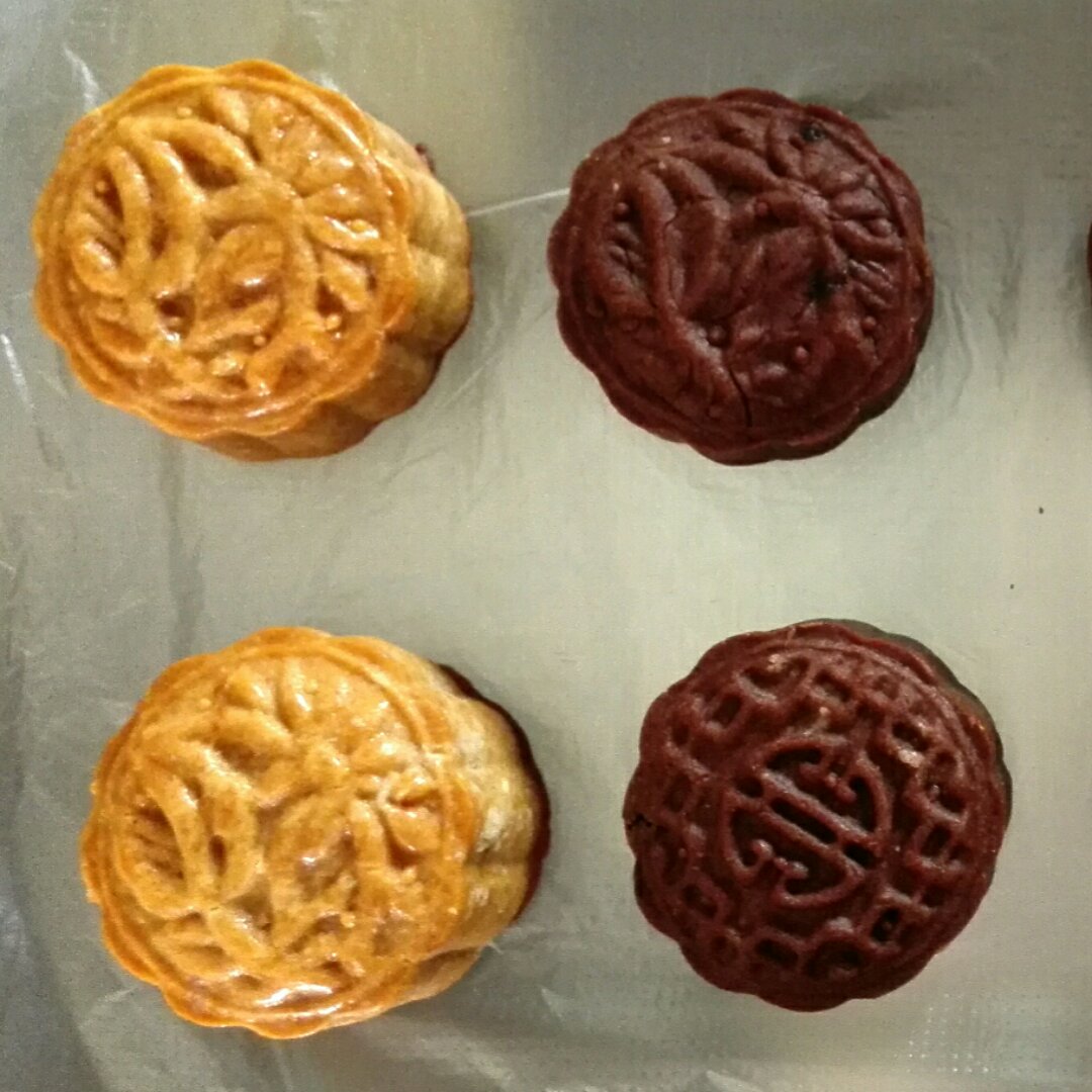 广式月饼—蛋黄莲蓉月饼