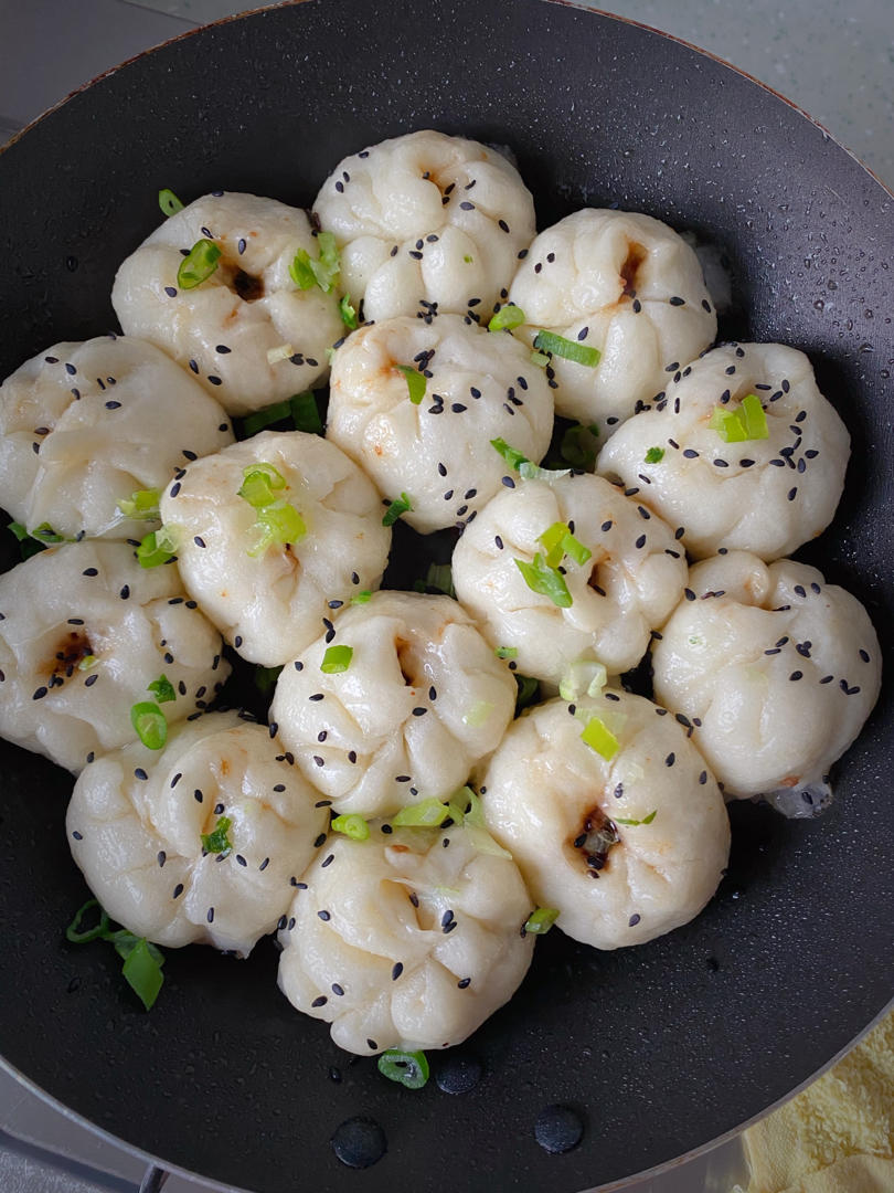 咸蛋黄鲜肉生煎包