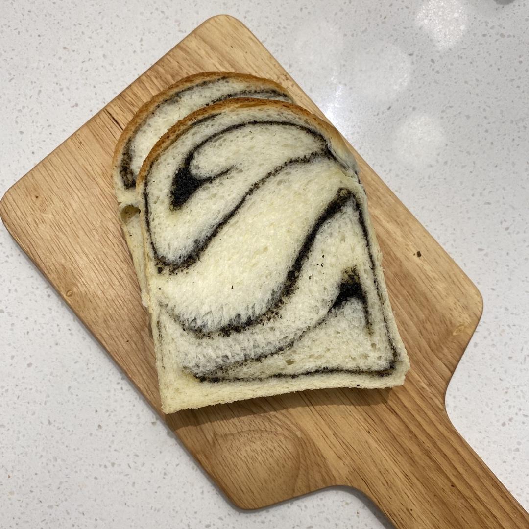 黑芝麻奶酥吐司【一次发酵】