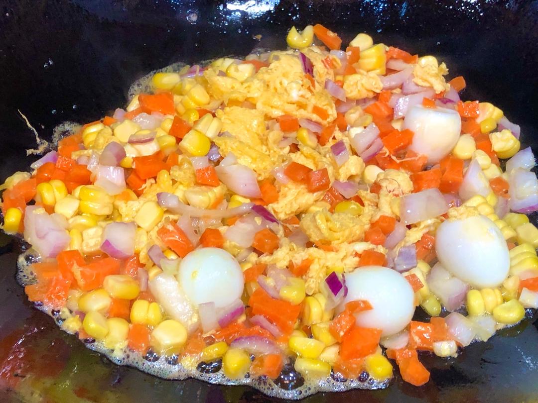 厨师长教你“蛋炒饭”如何做才好吃，答案都在这里面！